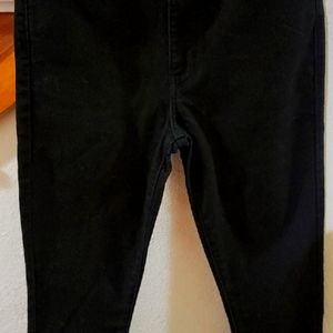 Soft black jeans for women by Levi's